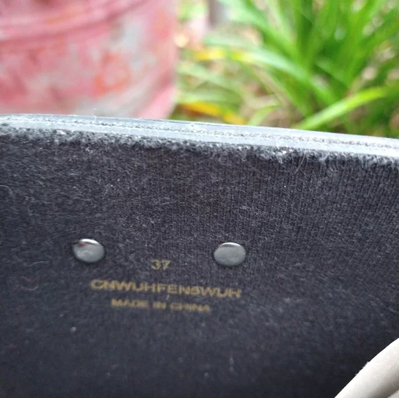 Burberry Black and Tan Plaid Winter Rain Boots - Picture 4 of 8